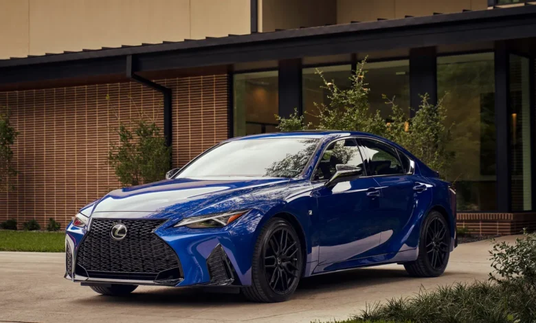 2021 Lexus IS